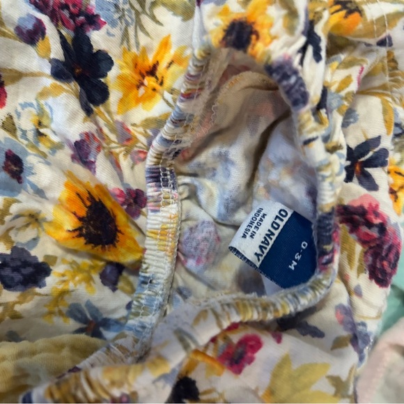 0-3 Month Baby Clothing Bundle - Picture 9 of 10